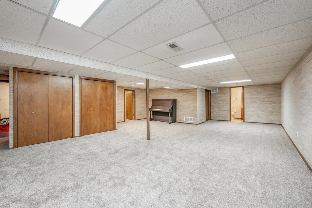 636 North Armour Street Wichita, KS 67206 - Photo 28 of 36