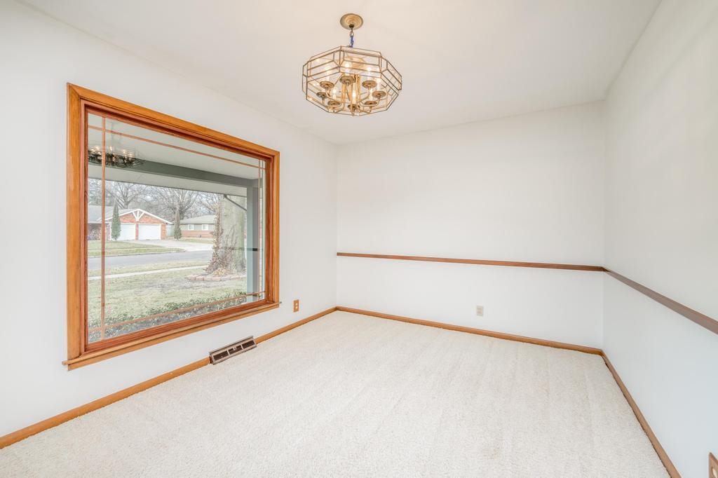 636 North Armour Street Wichita, KS 67206 - Photo 5 of 36