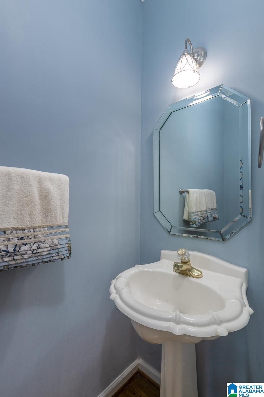 616 Brooks Lane Birmingham, AL 35244 - Photo 17 of 38