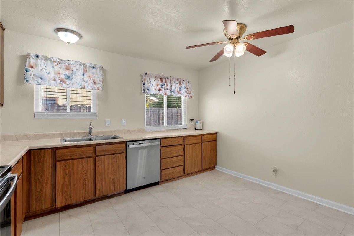 2168 North Street Corning, CA 96021 - Photo 12 of 33 Gallery Image 12