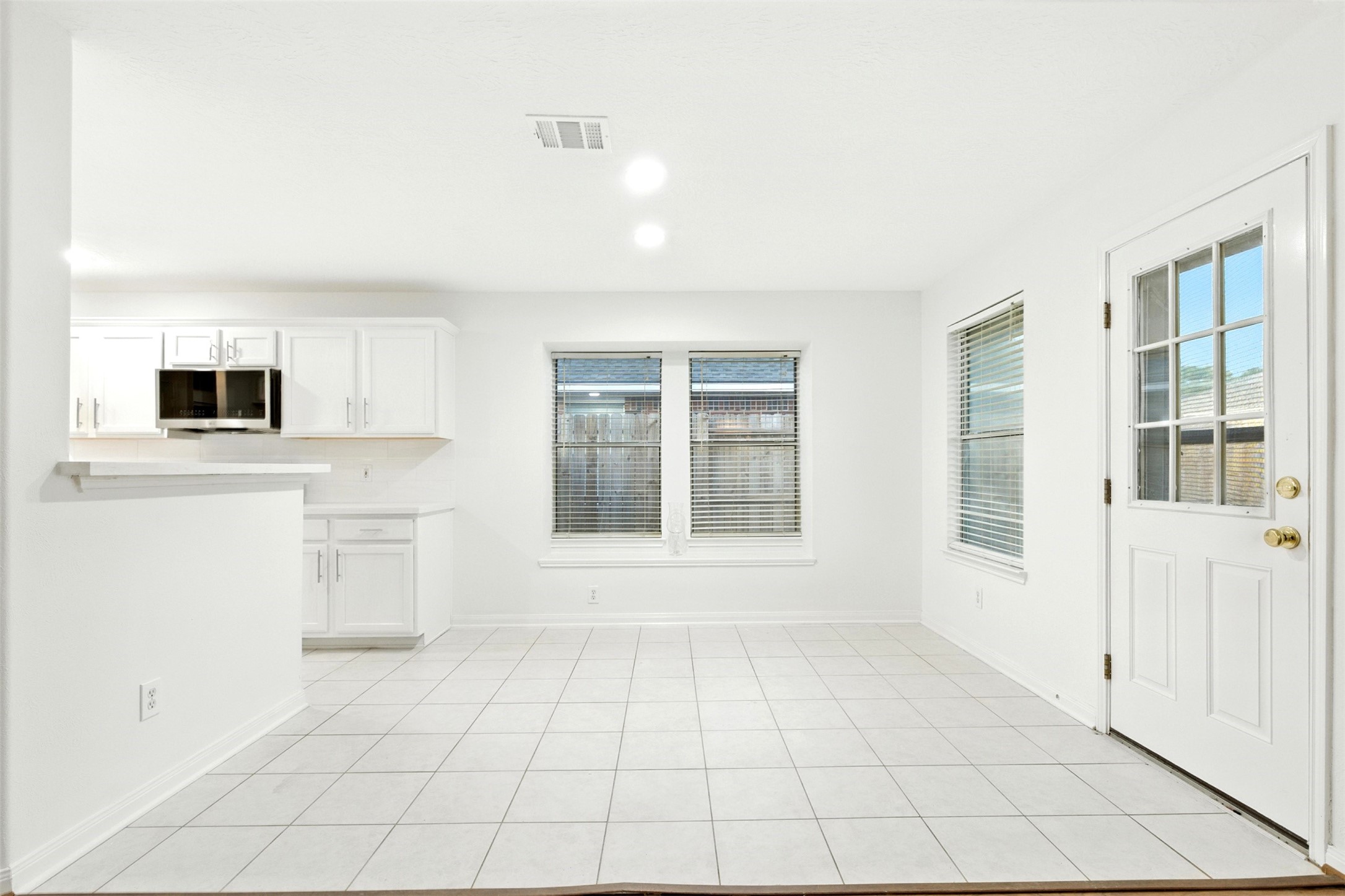 2119 Hannover Way Spring, TX 77388 - Photo 11 of 39 a view of an empty room with a window