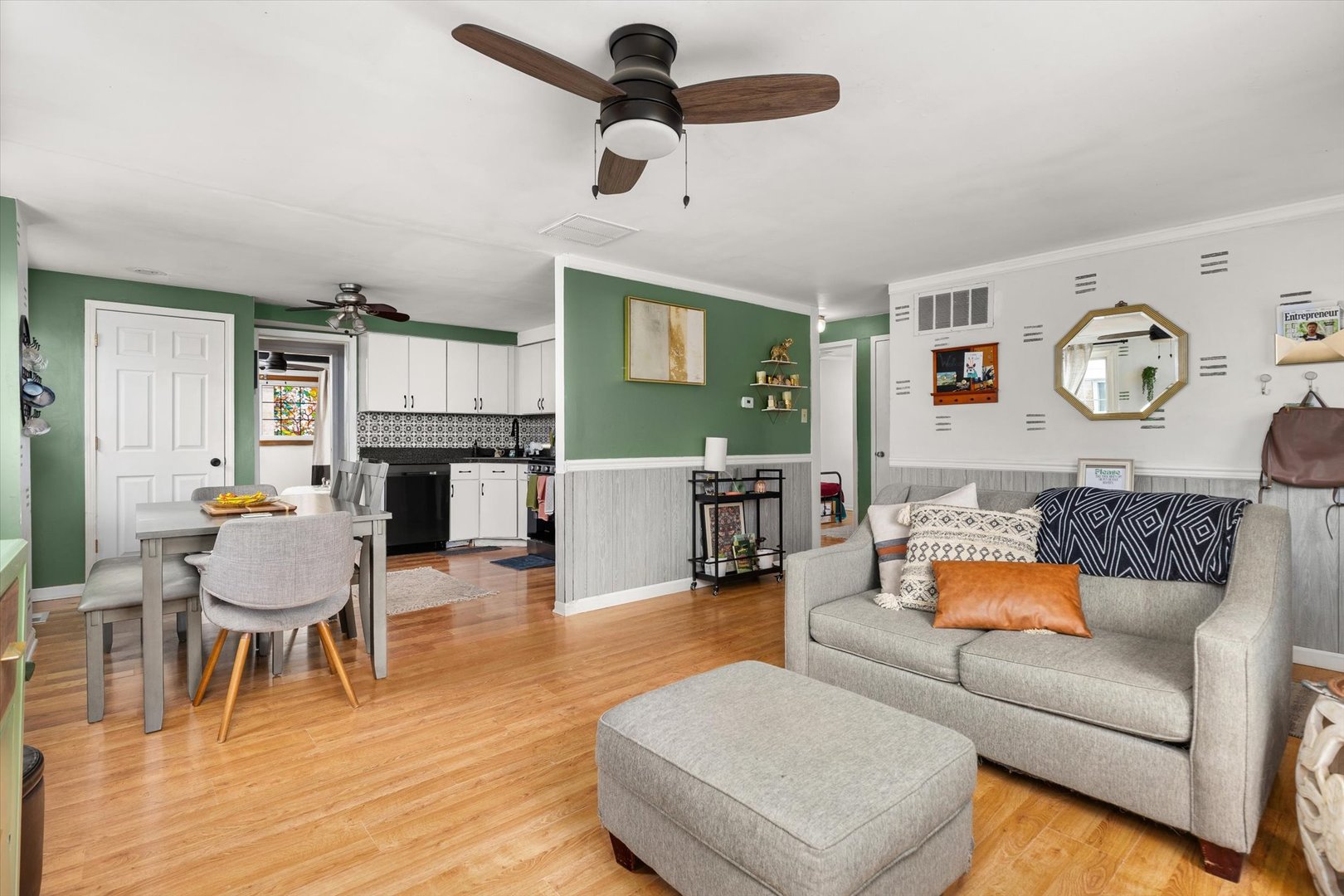 8814 South Pulaski Road Hometown, IL 60456 - Photo 7 of 24 Gallery Image 7