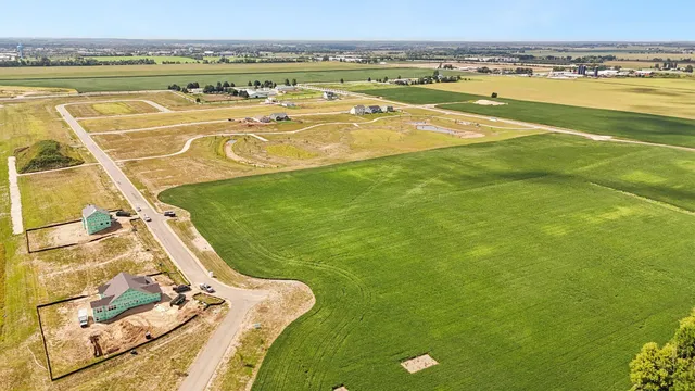 $624,900 | 3993 Whiting Street, Delavan, WI 53115