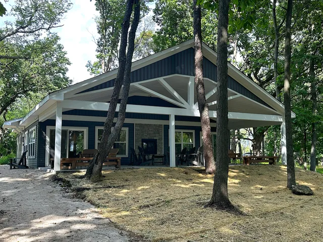 $624,900 | 3993 Whiting Street, Delavan, WI 53115