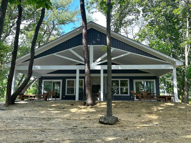 $624,900 | 3993 Whiting Street, Delavan, WI 53115