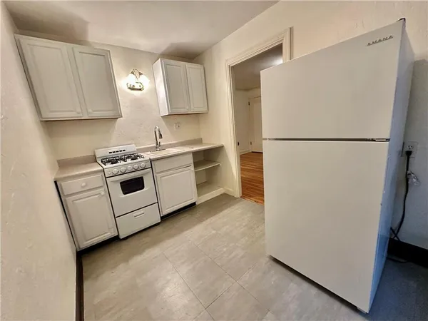 $975 | 44 Academy Avenue, Unit 23, Pittsburgh, PA 15228