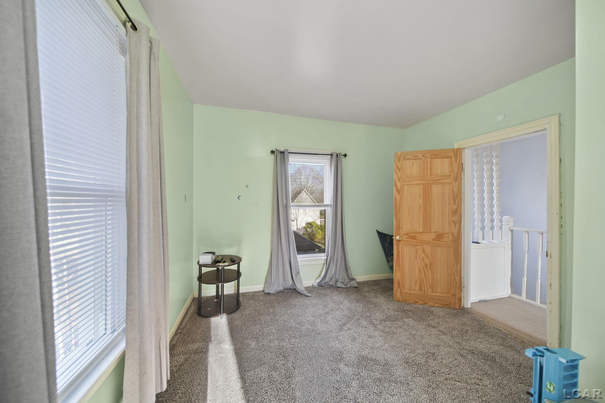 623 North Locust Street Adrian, MI 49221 - Photo 17 of 38 50169647-5f15c9d8-8681-4e87-8572-cdfb37e31fdc.JPG
