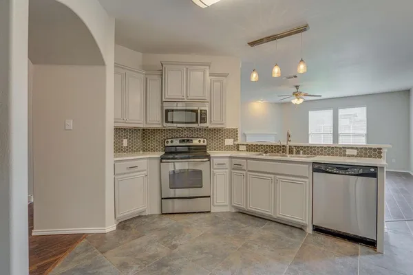 $2,690 | 4717 Hidden Pond Drive, Frisco, TX 75036