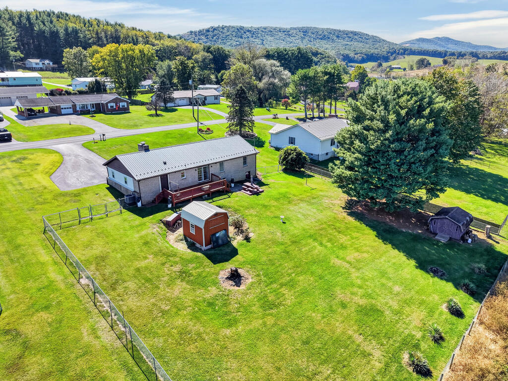 192 Whispering Pines Road Max Meadows, VA 24360 - Photo 75 of 88 Gallery Image 75