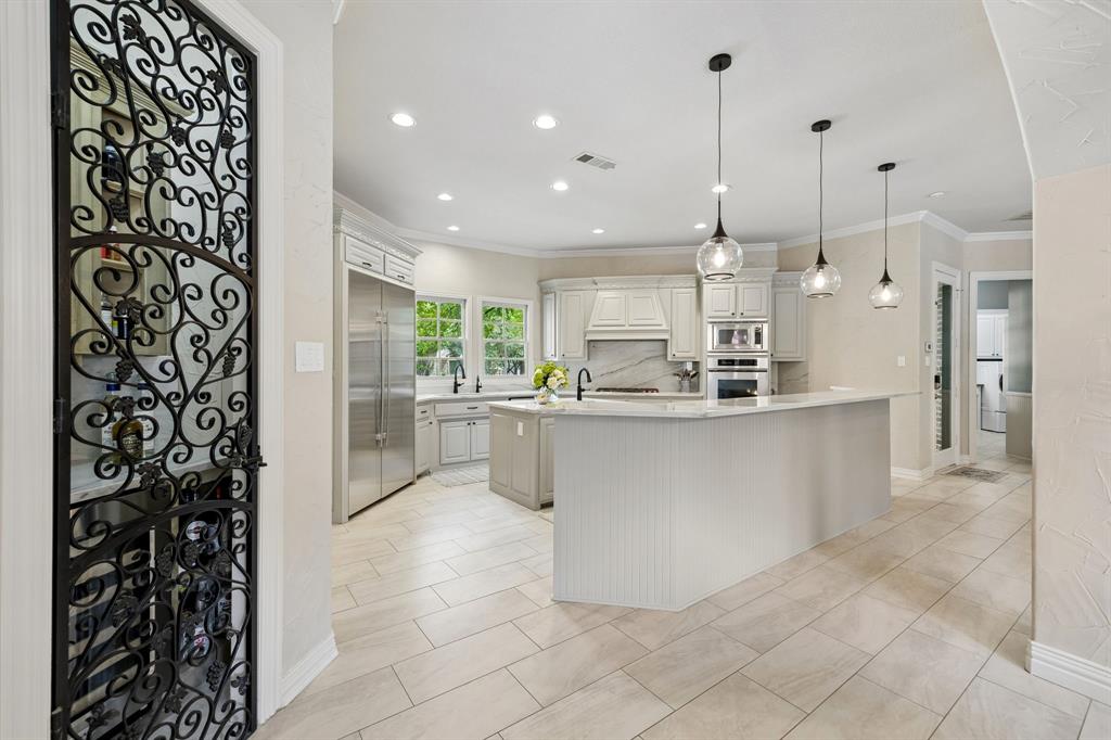 411 Marshall Road Southlake, TX 76092 - Photo 8 of 40 Wine nook