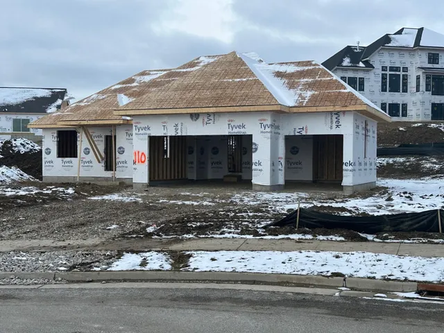 $721,900 | 110 Retzer Vw Court, Waukesha, WI 53188