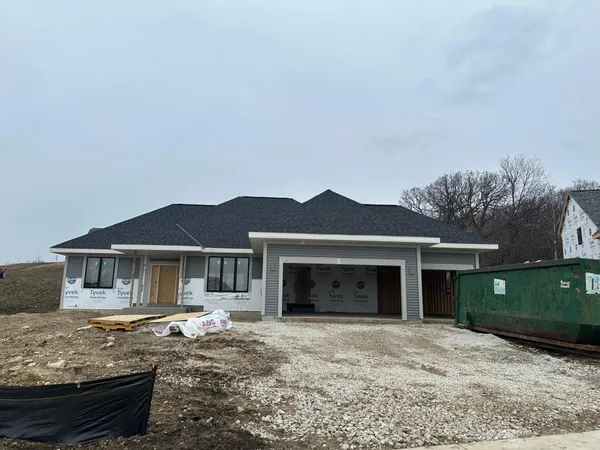 $767,900 | 110 Retzer Vw Court, Waukesha, WI 53188