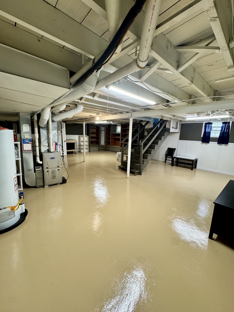 11042 South State Line Road Chicago, IL 60617 - Photo 11 of 12 a view of a room with gym equipment