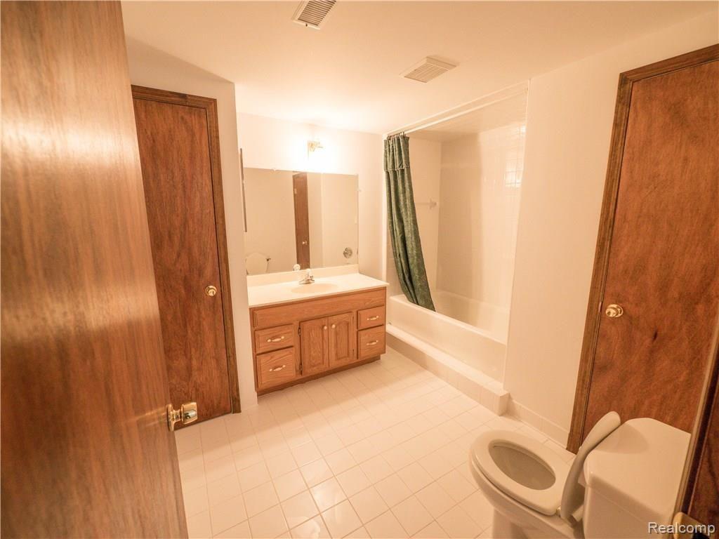 1118 Ridgeway Drive Rochester, MI 48307 - Photo 22 of 30