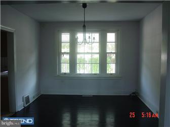 391 Sunset Road West Reading, PA 19611 - Photo 3 of 10 Dining Room