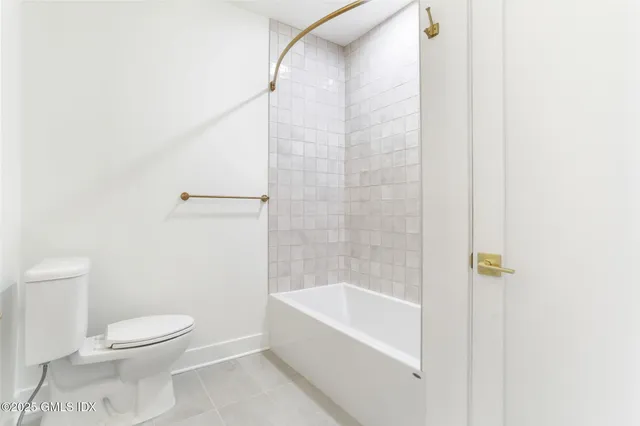 $5,130 | 100 East Putnam Avenue, Unit 210, Cos Cob, CT 06807