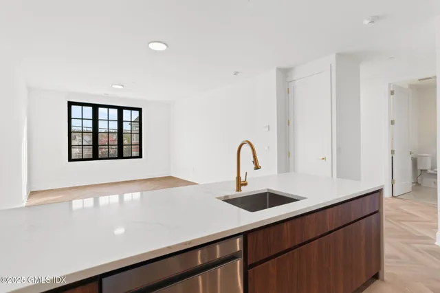 $5,130 | 100 East Putnam Avenue, Unit 210, Cos Cob, CT 06807