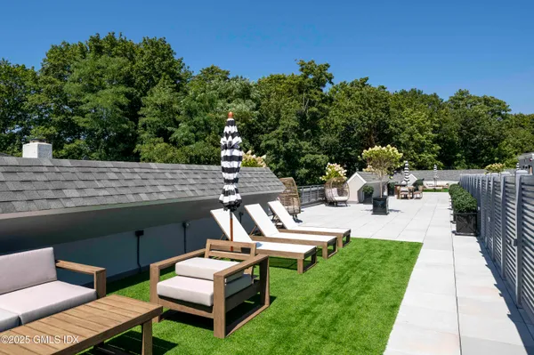 $4,975 | 100 East Putnam Avenue, Unit 210, Cos Cob, CT 06807