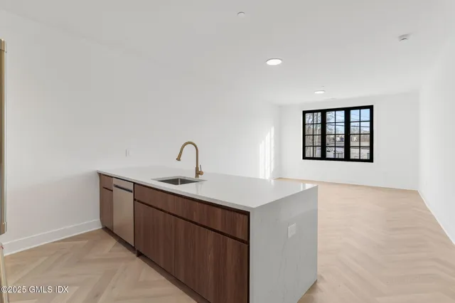 $5,130 | 100 East Putnam Avenue, Unit 210, Cos Cob, CT 06807