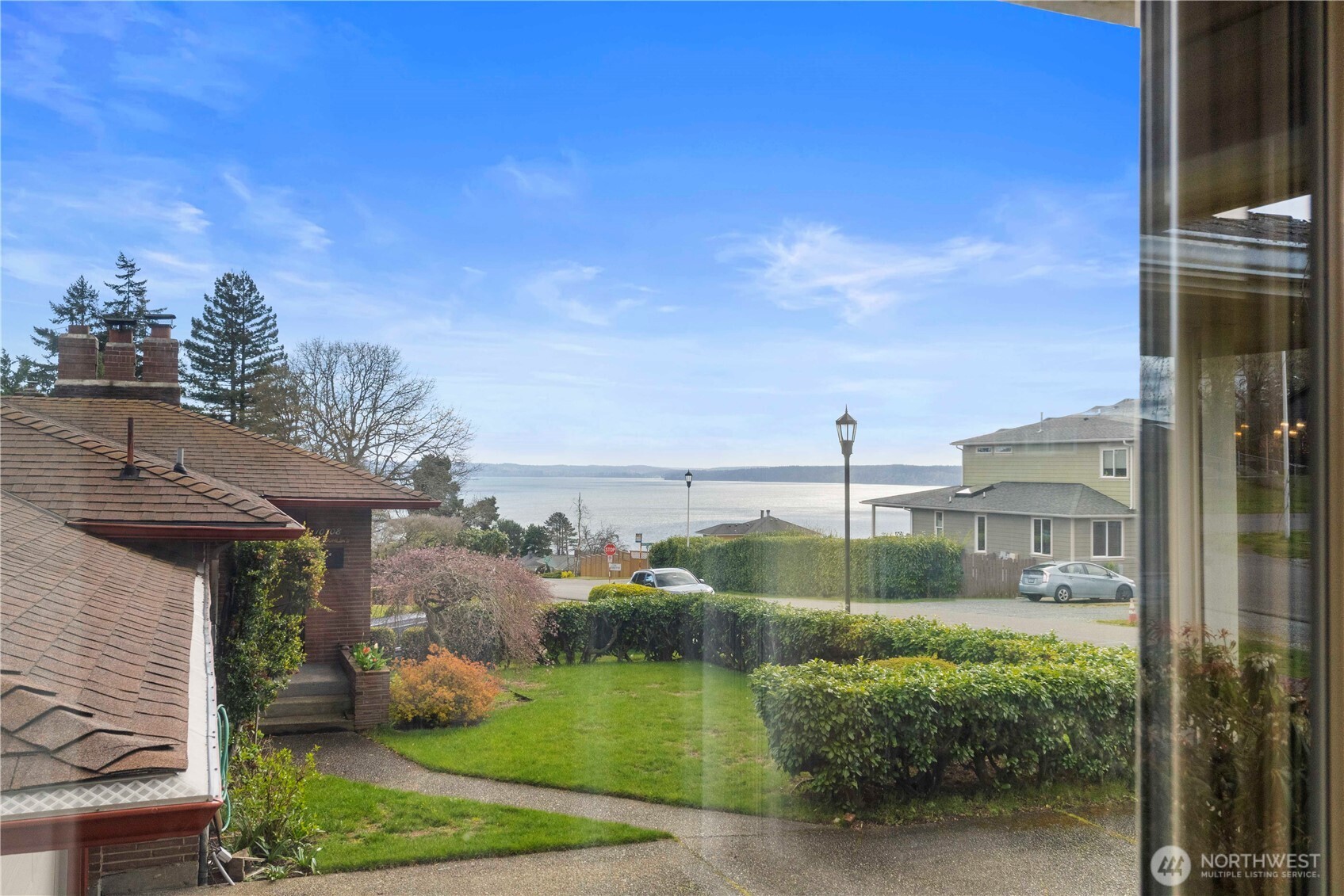 10702 39th Avenue Southwest Seattle, WA 98146 - Photo 8 of 40