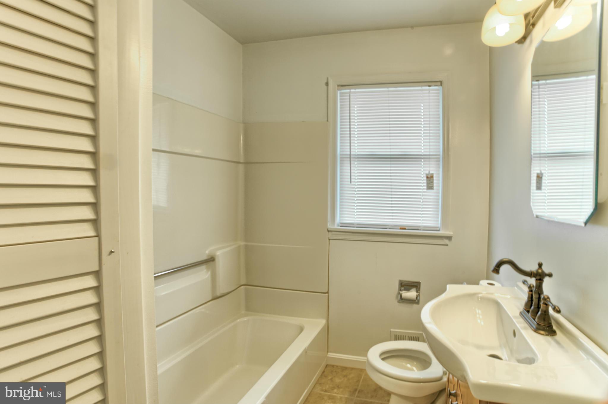 16 East Timonium Road Lutherville-Timonium, MD 21093 - Photo 7 of 30 Bath (Master)