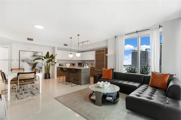 $749,000 | 1100 South Miami Avenue, Unit 3810, Miami, FL 33130