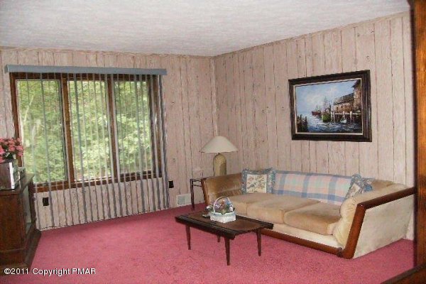 499 Saunders Drive Bushkill, PA 18324 - Photo 17 of 23 more of loft