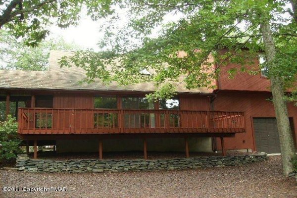 499 Saunders Drive Bushkill, PA 18324 - Photo 3 of 23 another front view
