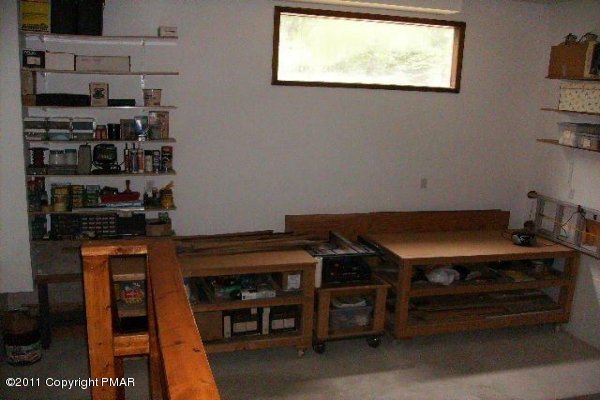 499 Saunders Drive Bushkill, PA 18324 - Photo 6 of 23 oversized garage