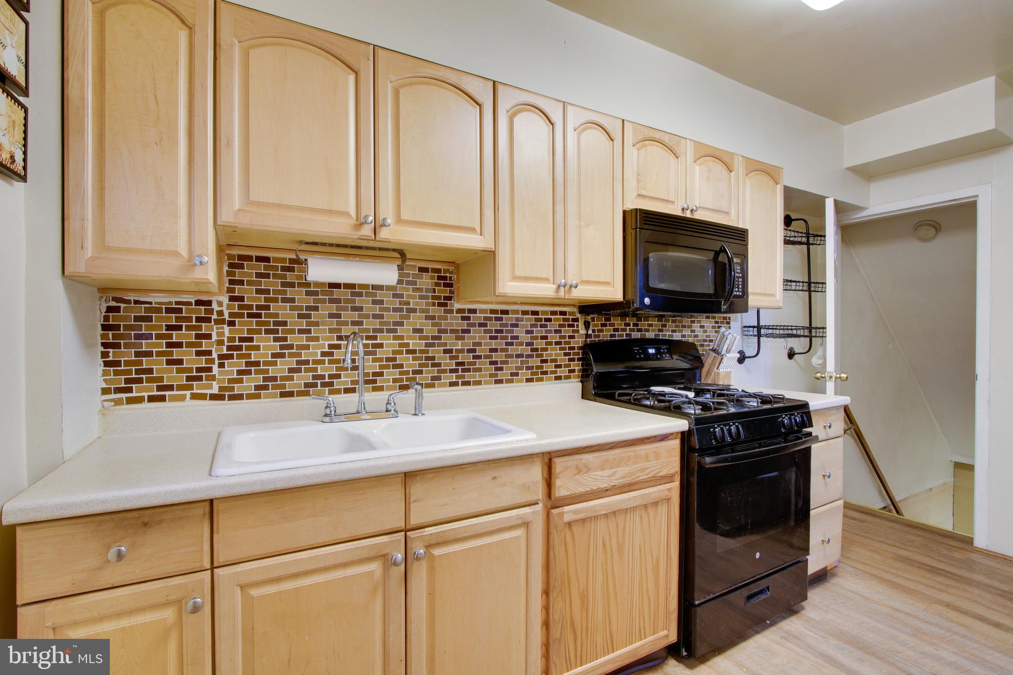 501 Queensgate Road Baltimore, MD 21229 - Photo 11 of 26