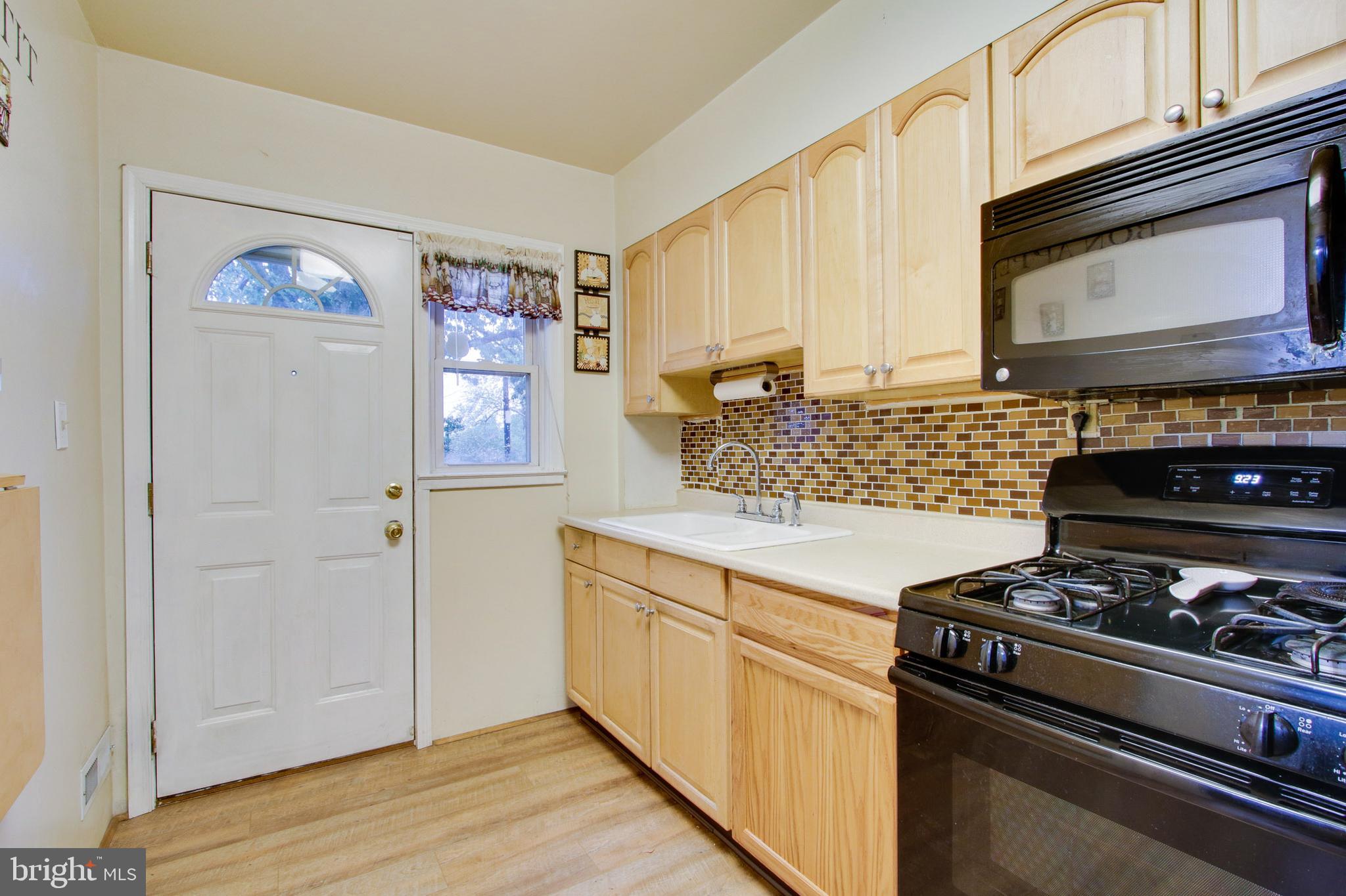 501 Queensgate Road Baltimore, MD 21229 - Photo 14 of 26