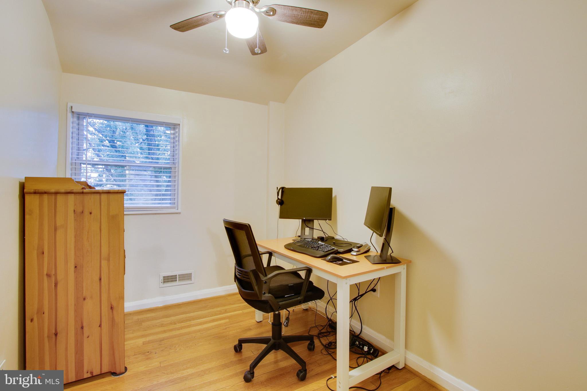 501 Queensgate Road Baltimore, MD 21229 - Photo 15 of 26