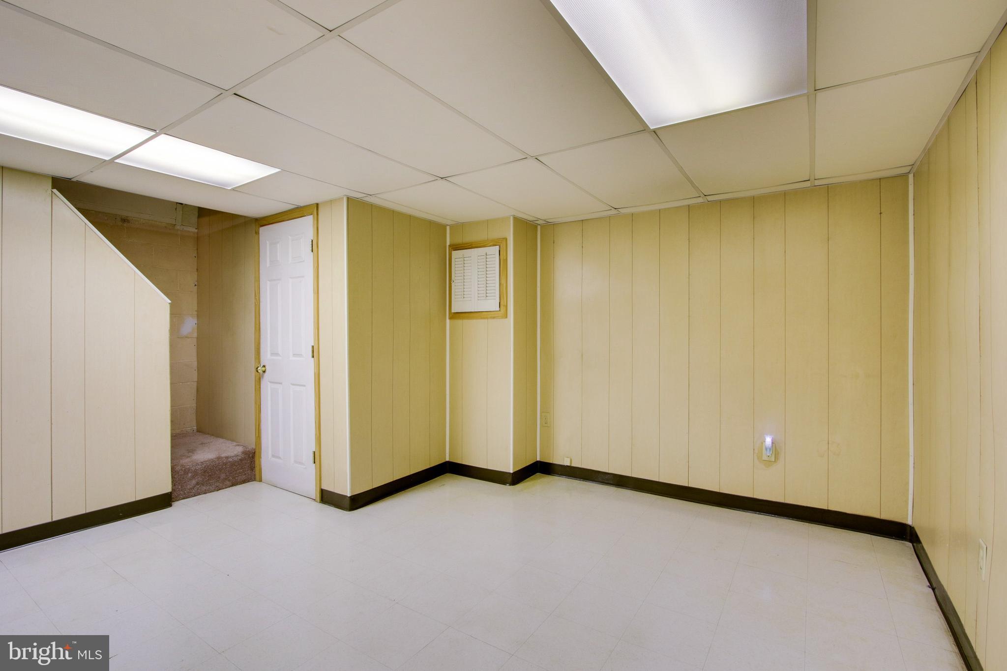 501 Queensgate Road Baltimore, MD 21229 - Photo 20 of 26