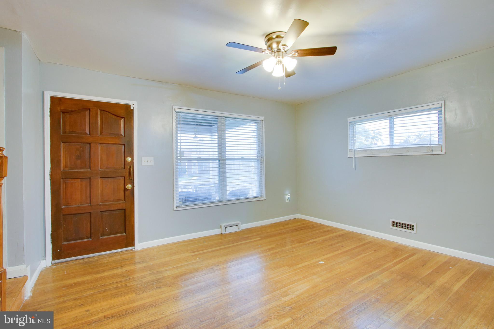 501 Queensgate Road Baltimore, MD 21229 - Photo 6 of 26