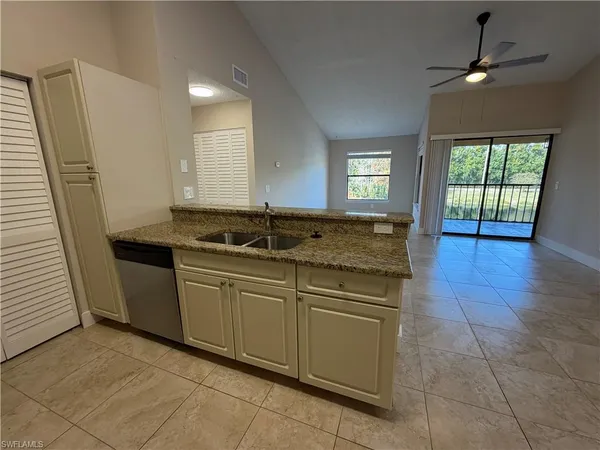 $1,600 | 2070 Arbour Walk Circle, Unit 3224, Naples, FL 34109