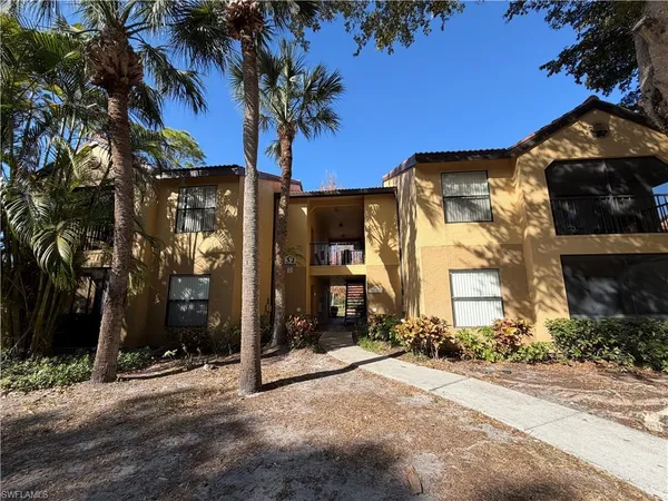 $1,600 | 2070 Arbour Walk Circle, Unit 3224, Naples, FL 34109
