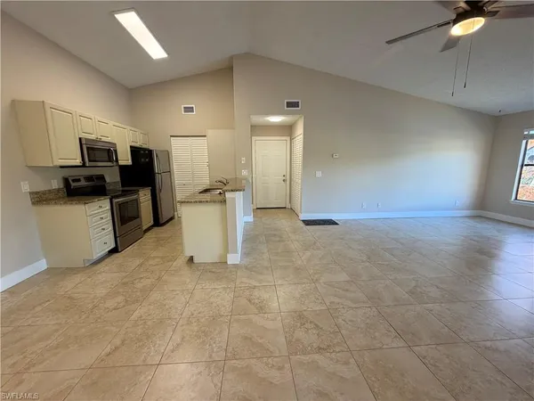 $1,600 | 2070 Arbour Walk Circle, Unit 3224, Naples, FL 34109