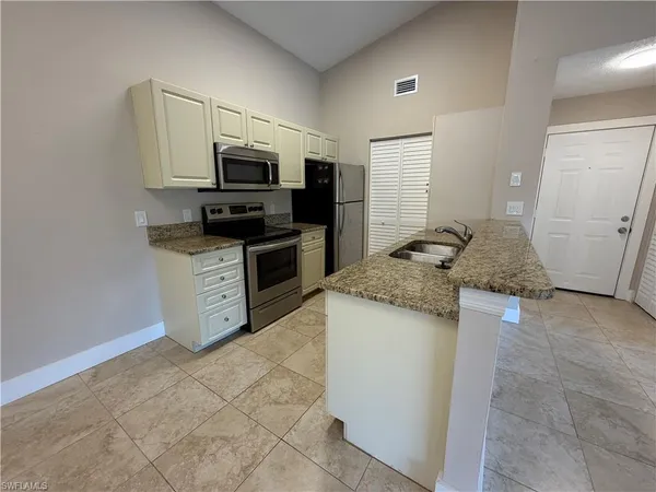 $1,600 | 2070 Arbour Walk Circle, Unit 3224, Naples, FL 34109