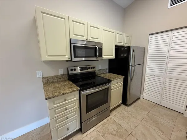 $1,600 | 2070 Arbour Walk Circle, Unit 3224, Naples, FL 34109