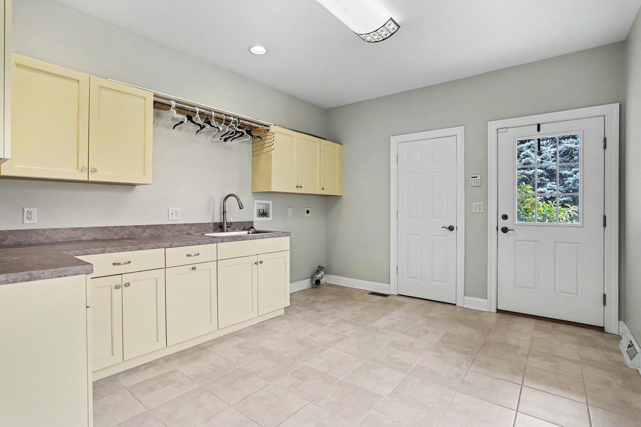 4097 Wren Road Thomasville, PA 17364 - Photo 31 of 39 Original