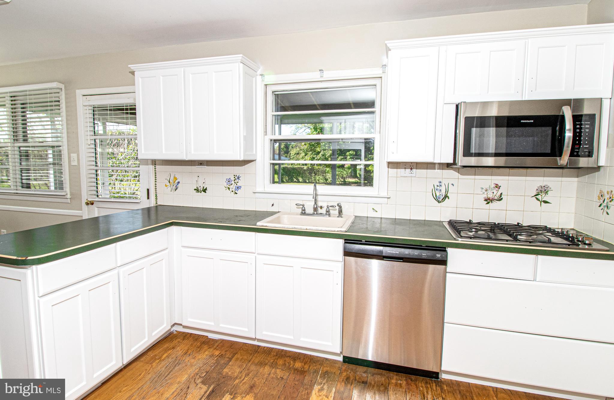 535 Bell Lane Ambler, PA 19002 - Photo 4 of 26