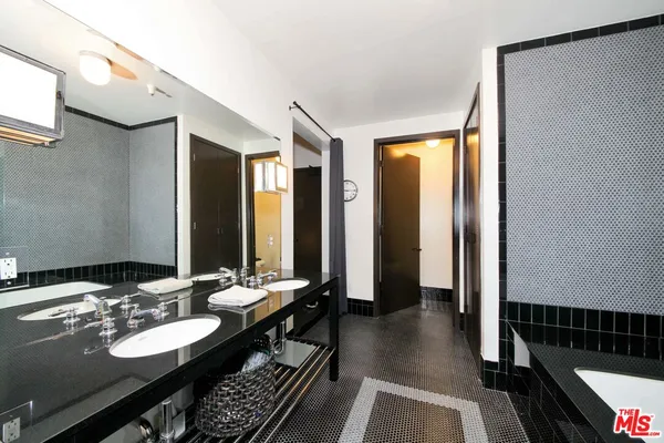 $3,995 | 1645 Vine Street, Unit 603, Los Angeles, CA 90028