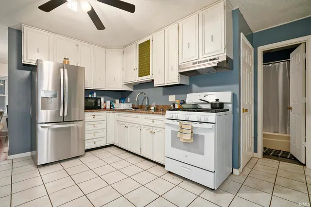 $199,000 | 231 Maple Street, Millersburg, IN 46543