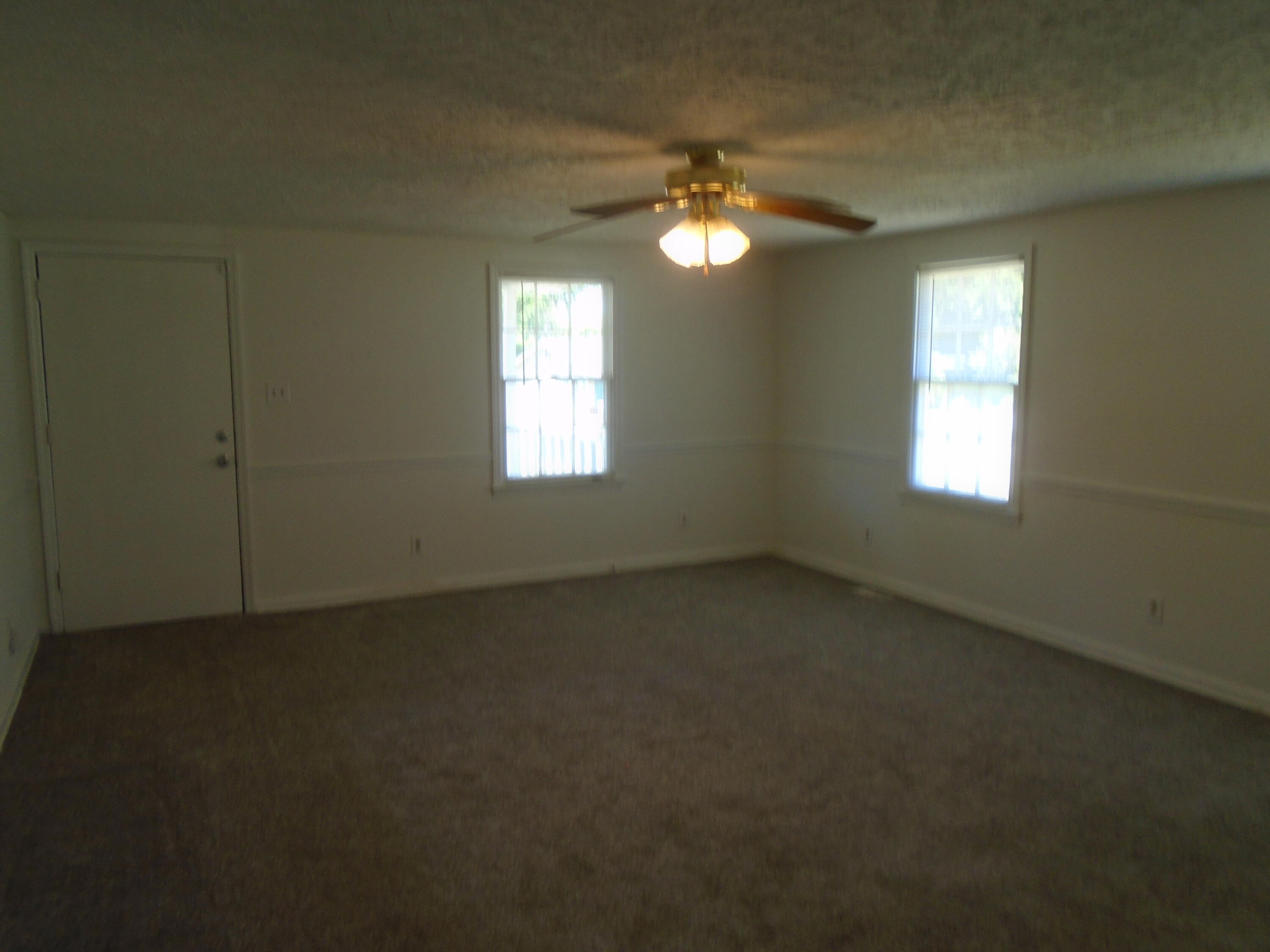 155 Cushman Road Warrenville, SC 29851 - Photo 8 of 25 Living Room