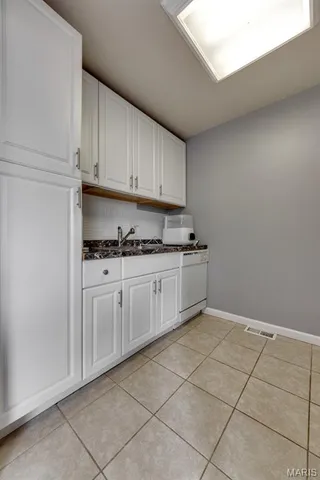 $175,000 | 815 Wendevy Drive, Ballwin, MO 63011