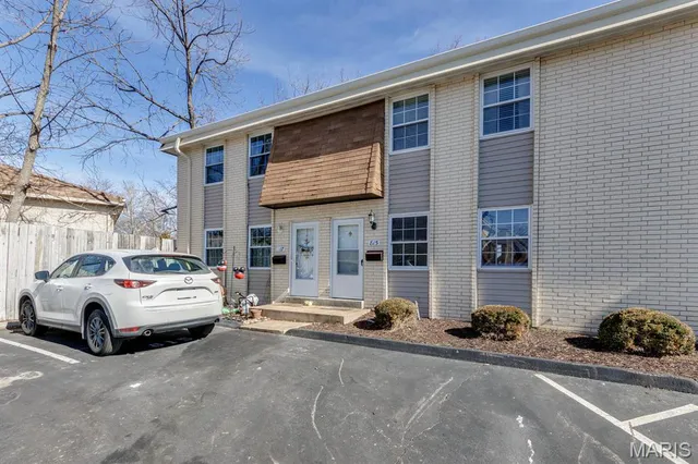 $175,000 | 815 Wendevy Drive, Ballwin, MO 63011