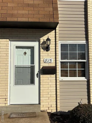 $175,000 | 815 Wendevy Drive, Ballwin, MO 63011