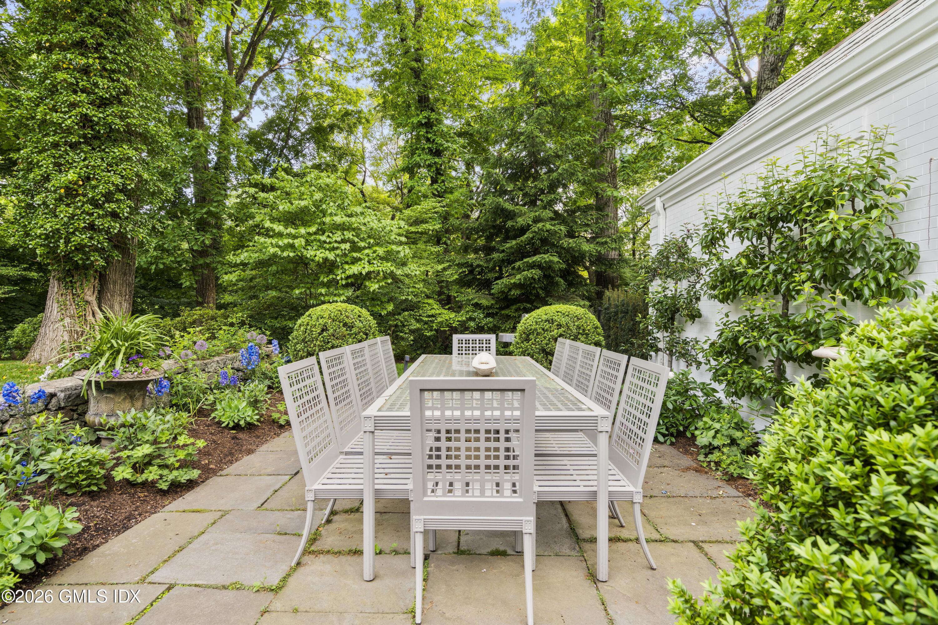 47 Husted Lane Greenwich, CT 06830 - Photo 23 of 27 Chairs 24