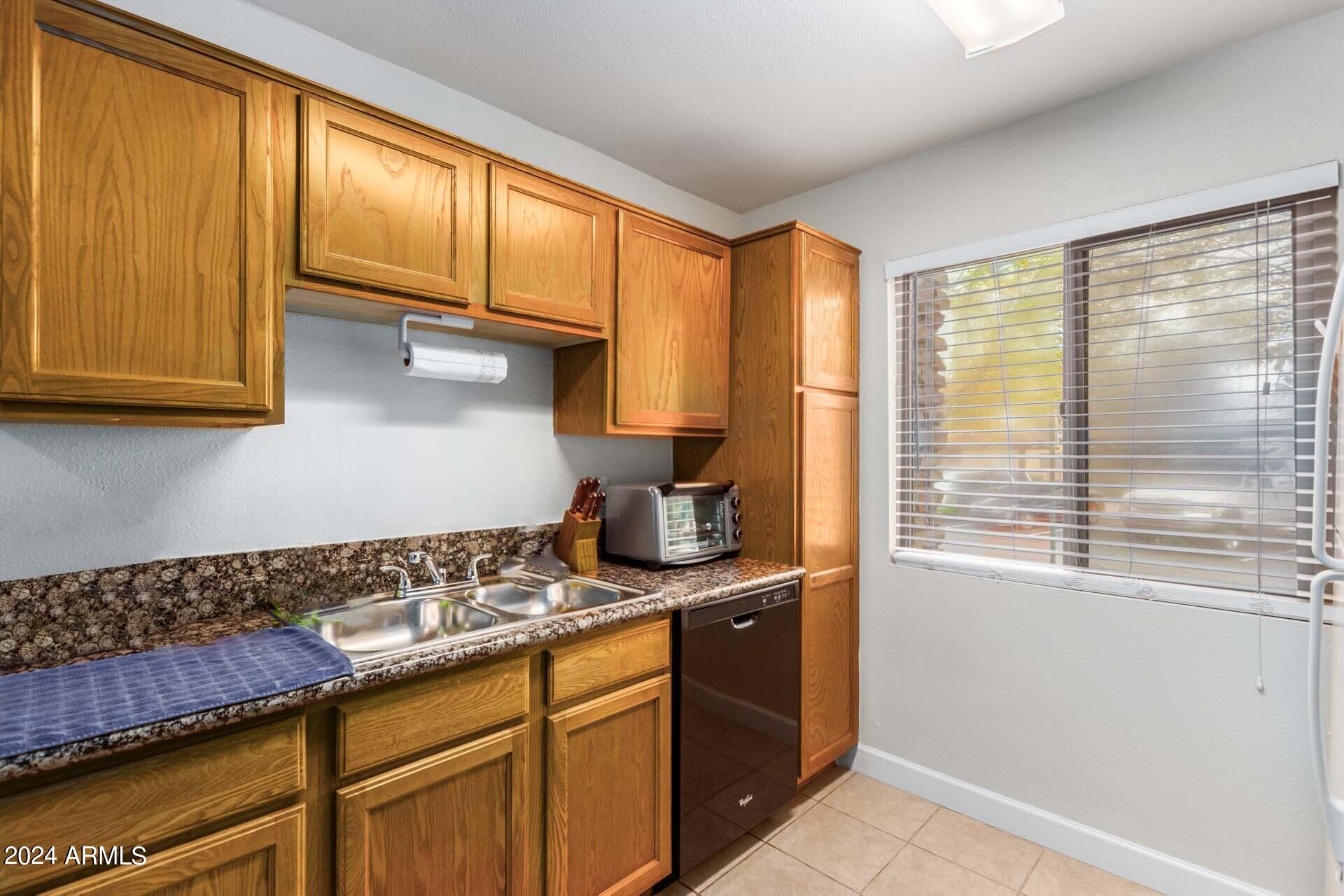 3511 East Baseline Road, Unit 1086 Phoenix, AZ 85042 - Photo 5 of 14 Kitchen