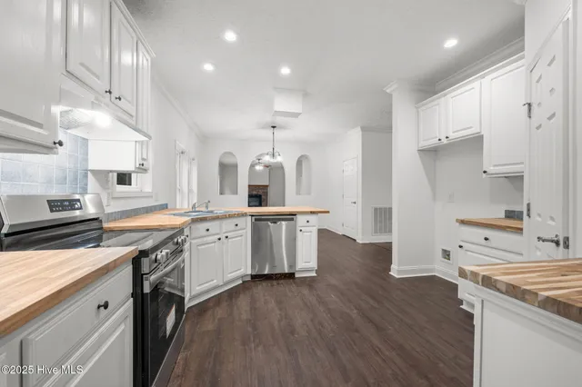 $460,000 | 2645 Highway 43, Vanceboro, NC 28586